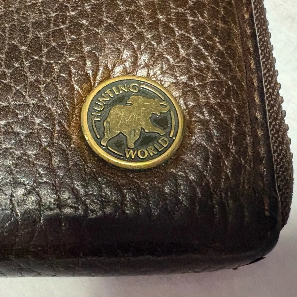 Hunting World Zip‎ Around Brown Leather Wallet